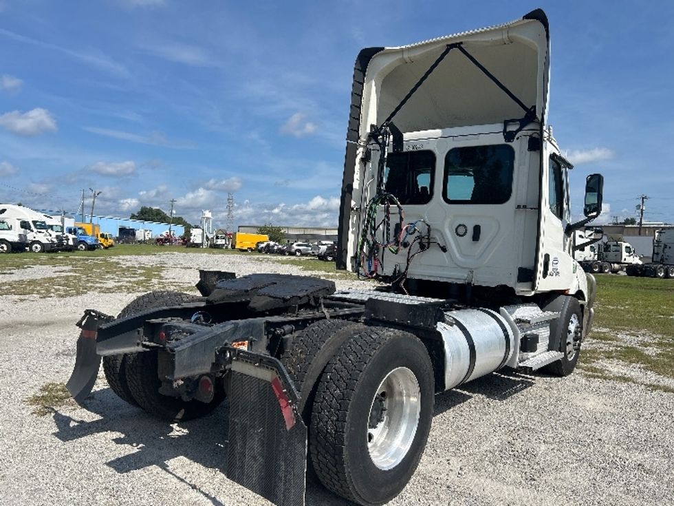Day Cab Tractor-Heavy Duty Tractors-Freightliner-2021-T11642ST-Garden City-GA-1,000,289\n\t\tmiles-$ 27,750 - Image 7