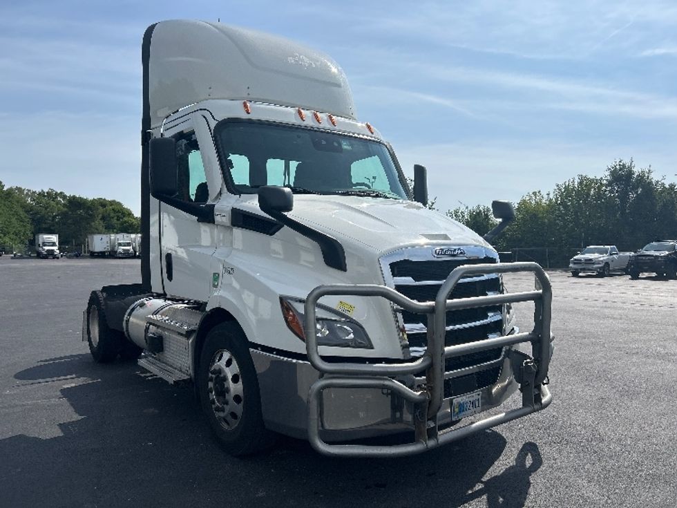 Day Cab Tractor-Heavy Duty Tractors-Freightliner-2021-T11642ST-Indianapolis-IN-440,472\n\t\tmiles-$ 45,000 - Image 1