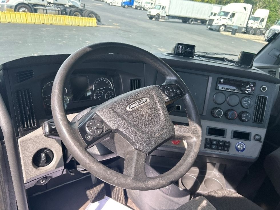 Day Cab Tractor-Heavy Duty Tractors-Freightliner-2021-T11642ST-Indianapolis-IN-440,472\n\t\tmiles-$ 45,000 - Image 11
