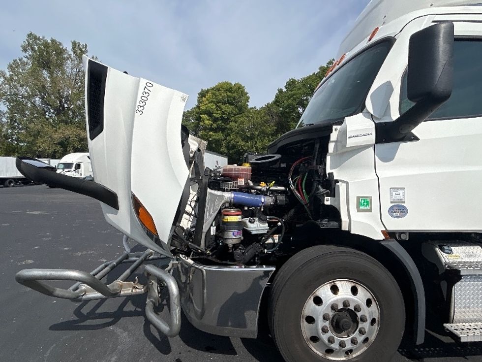 Day Cab Tractor-Heavy Duty Tractors-Freightliner-2021-T11642ST-Indianapolis-IN-440,472\n\t\tmiles-$ 45,000 - Image 16