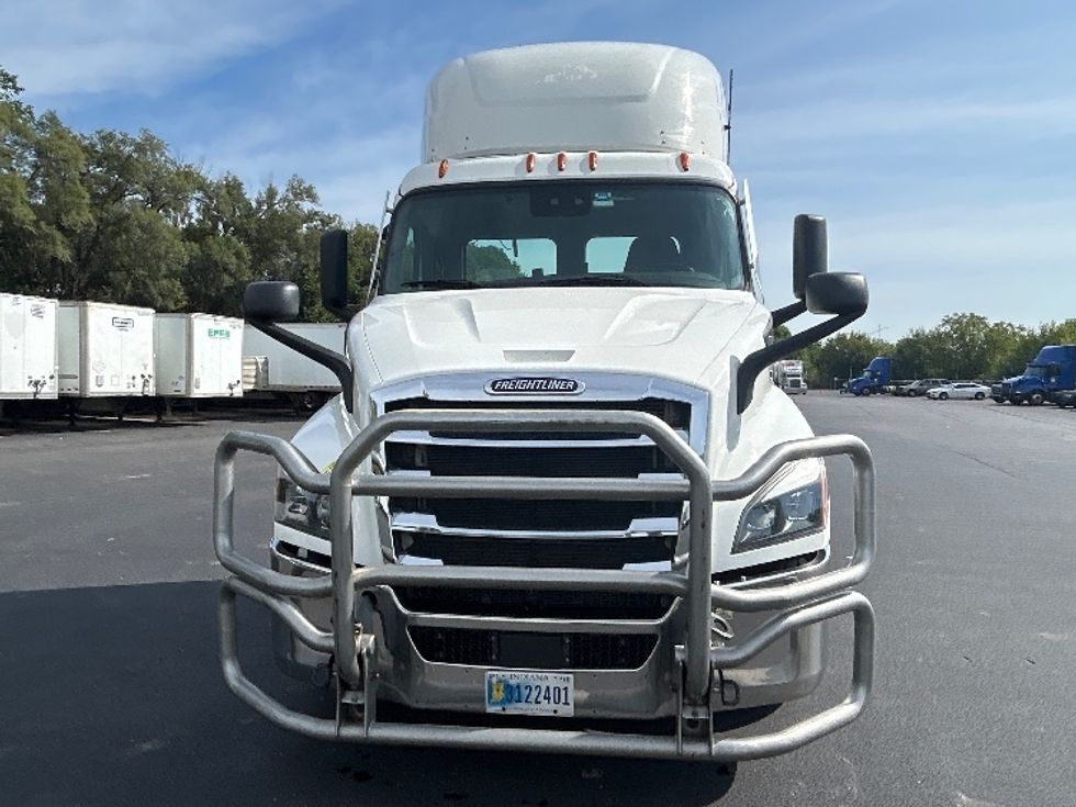 Day Cab Tractor-Heavy Duty Tractors-Freightliner-2021-T11642ST-Indianapolis-IN-440,472\n\t\tmiles-$ 45,000 - Image 2