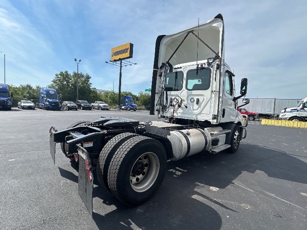 Day Cab Tractor-Heavy Duty Tractors-Freightliner-2021-T11642ST-Indianapolis-IN-440,472\n\t\tmiles-$ 45,000 - Image 7