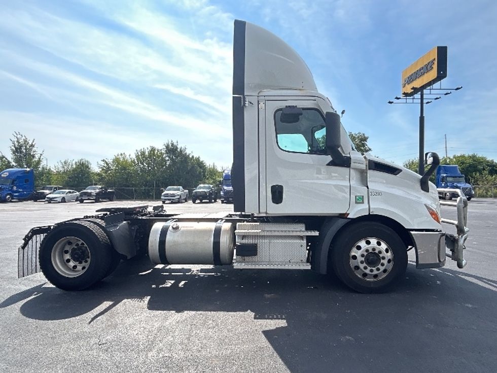 Day Cab Tractor-Heavy Duty Tractors-Freightliner-2021-T11642ST-Indianapolis-IN-440,472\n\t\tmiles-$ 45,000 - Image 8