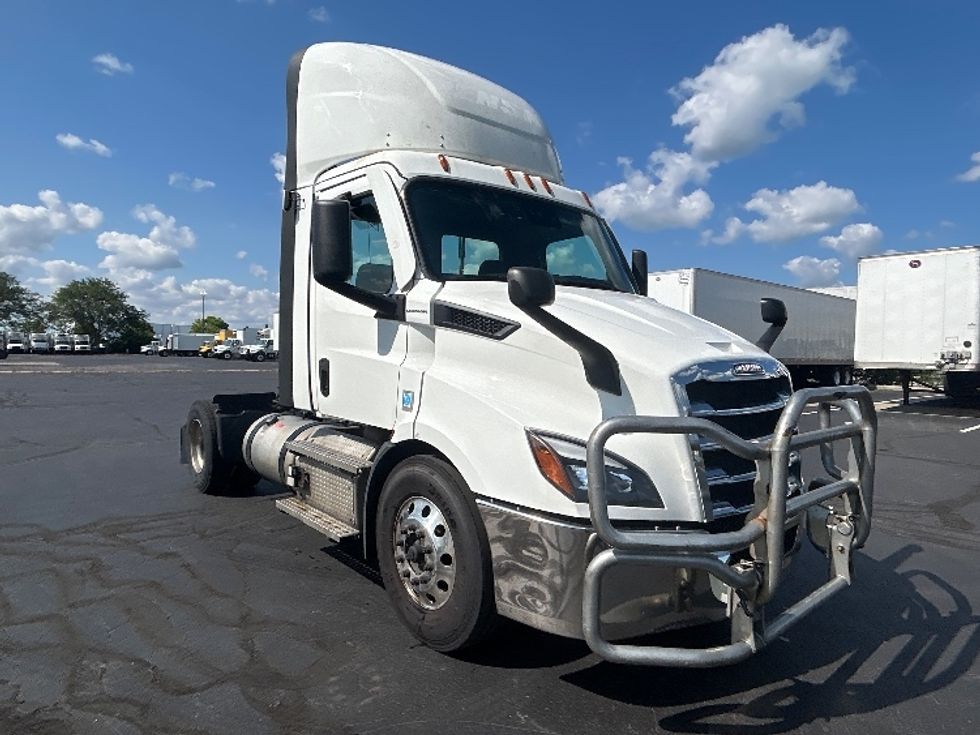 Day Cab Tractor-Heavy Duty Tractors-Freightliner-2021-T11642ST-Indianapolis-IN-551,034\n\t\tmiles-$ 34,000 - Image 1