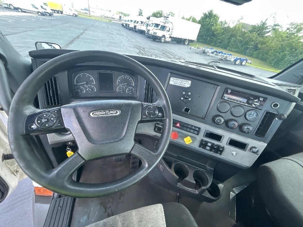 Day Cab Tractor-Heavy Duty Tractors-Freightliner-2021-T11642ST-Indianapolis-IN-551,034\n\t\tmiles-$ 34,000 - Image 11