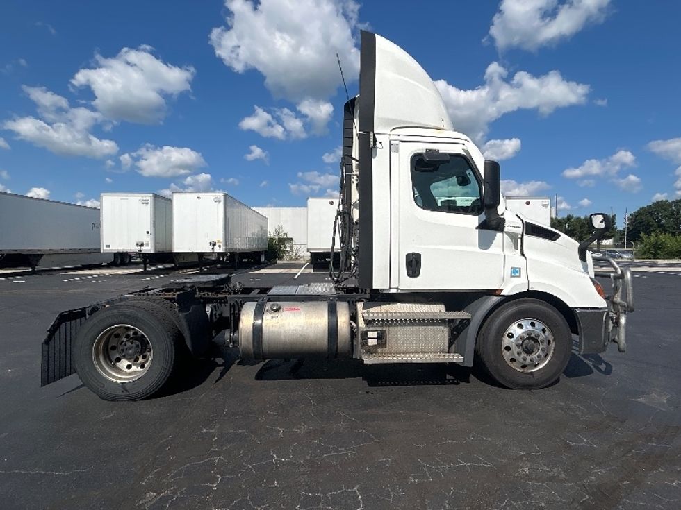 Day Cab Tractor-Heavy Duty Tractors-Freightliner-2021-T11642ST-Indianapolis-IN-551,034\n\t\tmiles-$ 34,000 - Image 8