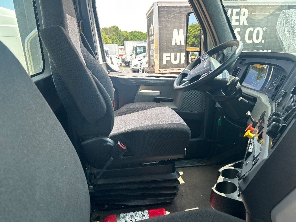 Day Cab Tractor-Heavy Duty Tractors-Freightliner-2021-T11642ST-Indianapolis-IN-633,302\n\t\tmiles-$ 27,750 - Image 14
