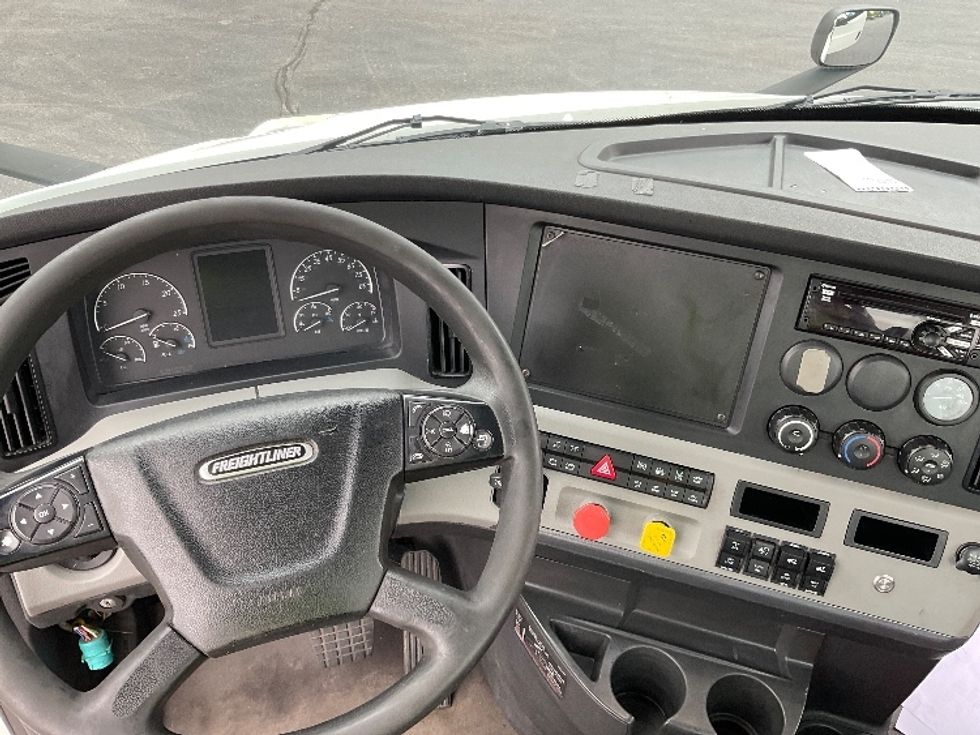 Day Cab Tractor-Heavy Duty Tractors-Freightliner-2021-T11642ST-Indianapolis-IN-665,916\n\t\tmiles-$ 27,750 - Image 11