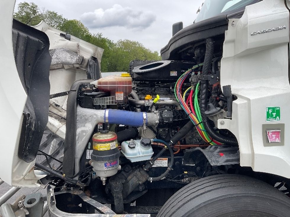 Day Cab Tractor-Heavy Duty Tractors-Freightliner-2021-T11642ST-Indianapolis-IN-665,916\n\t\tmiles-$ 27,750 - Image 16