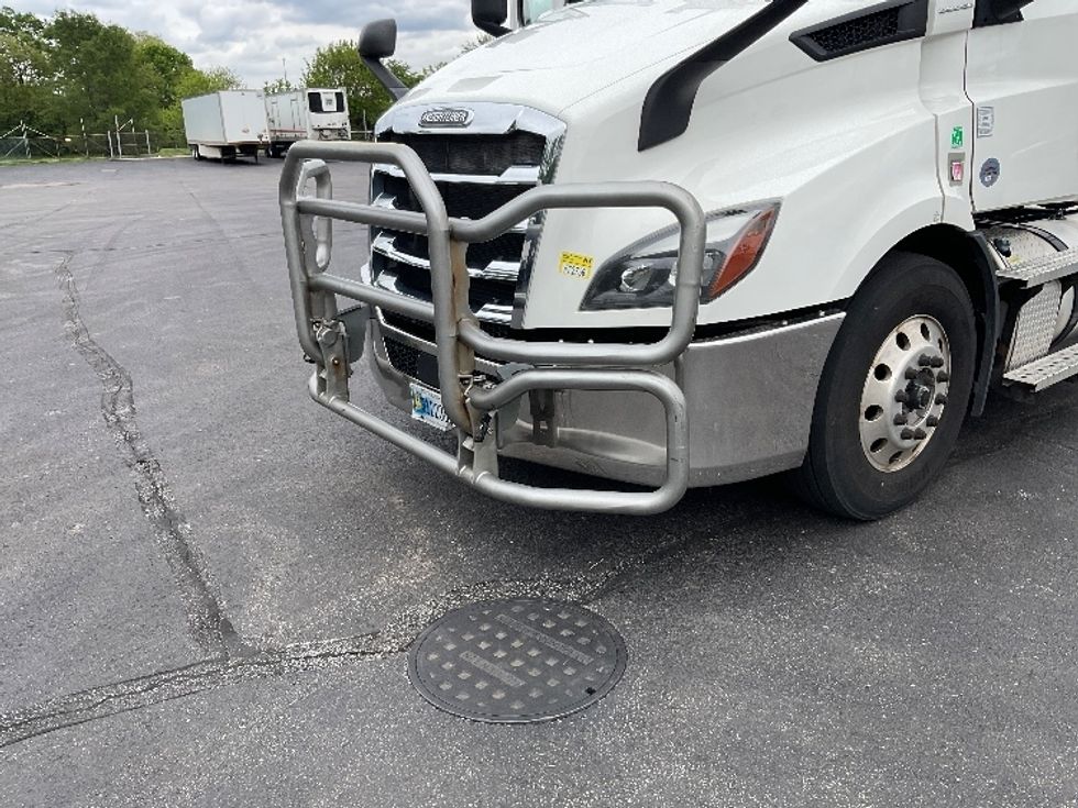 Day Cab Tractor-Heavy Duty Tractors-Freightliner-2021-T11642ST-Indianapolis-IN-665,916\n\t\tmiles-$ 27,750 - Image 17