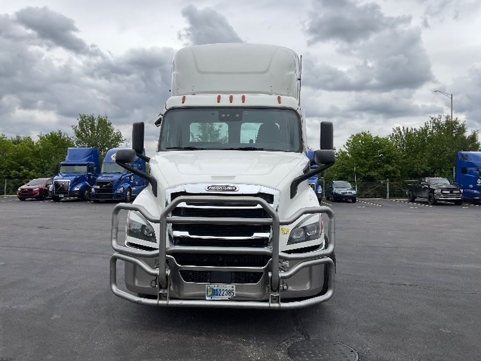 Day Cab Tractor-Heavy Duty Tractors-Freightliner-2021-T11642ST-Indianapolis-IN-665,916\n\t\tmiles-$ 27,750 - Image 2