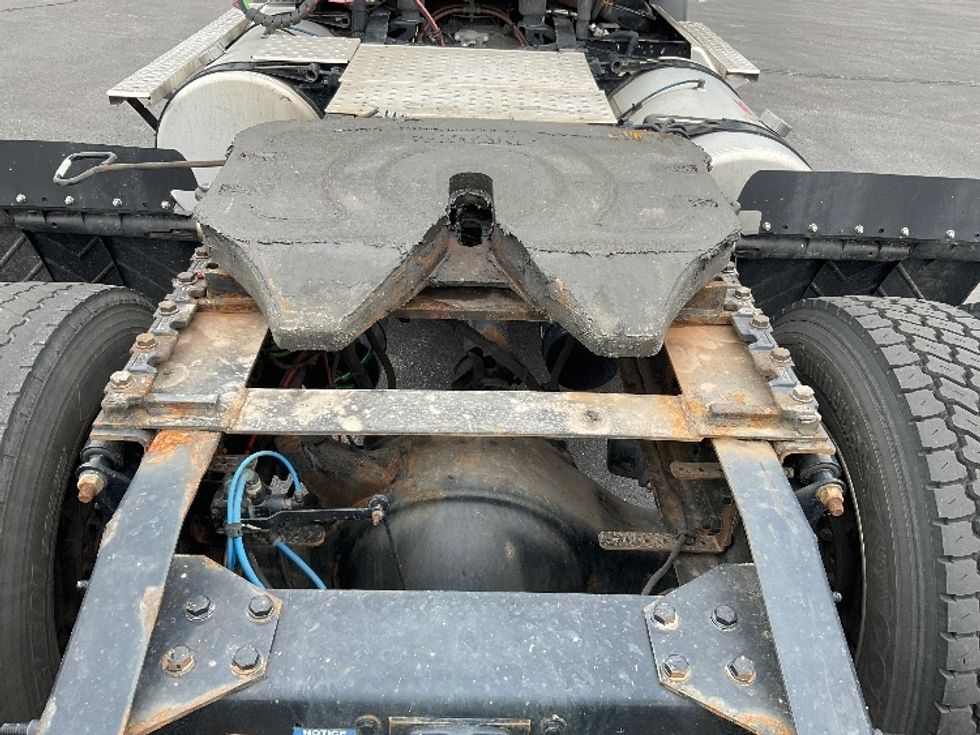 Day Cab Tractor-Heavy Duty Tractors-Freightliner-2021-T11642ST-Indianapolis-IN-665,916\n\t\tmiles-$ 27,750 - Image 6