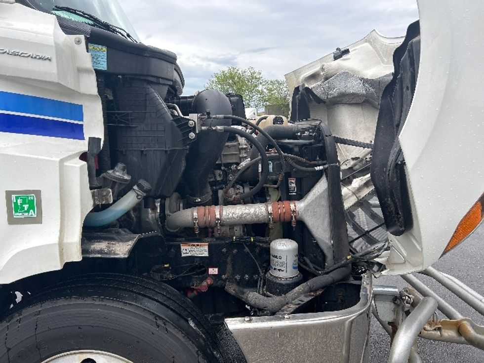 Day Cab Tractor-Heavy Duty Tractors-Freightliner-2021-T11642ST-La Porte-IN-319,085\n\t\tmiles-$ 51,250 - Image 15