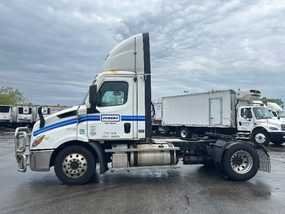 Day Cab Tractor-Heavy Duty Tractors-Freightliner-2021-T11642ST-La Porte-IN-319,085\n\t\tmiles-$ 51,250 - Image 4