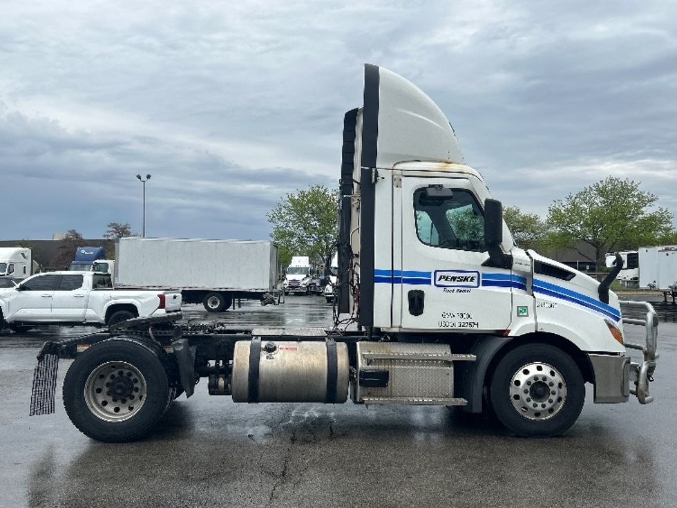 Day Cab Tractor-Heavy Duty Tractors-Freightliner-2021-T11642ST-La Porte-IN-319,085\n\t\tmiles-$ 51,250 - Image 8