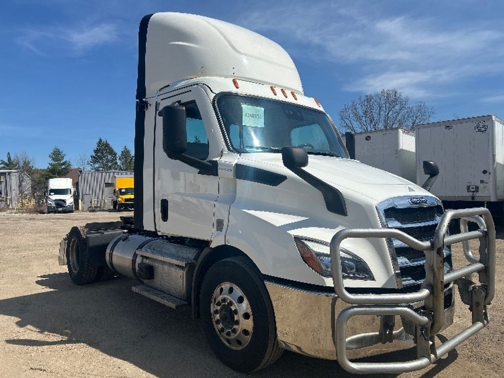Day Cab Tractor-Heavy Duty Tractors-Freightliner-2021-T11642ST-La Porte-IN-342,109\n\t\tmiles-$ 47,250 - Image 1