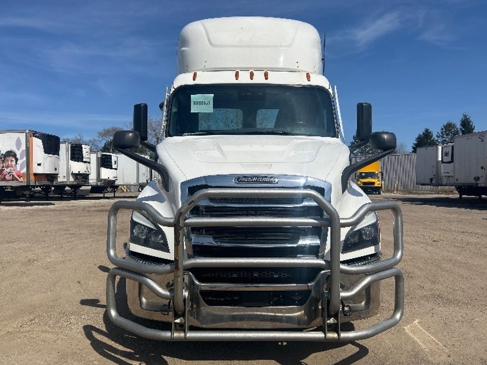 Day Cab Tractor-Heavy Duty Tractors-Freightliner-2021-T11642ST-La Porte-IN-342,109\n\t\tmiles-$ 47,250 - Image 2