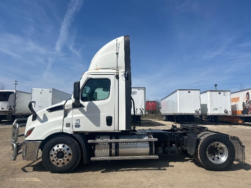 Day Cab Tractor-Heavy Duty Tractors-Freightliner-2021-T11642ST-La Porte-IN-342,109\n\t\tmiles-$ 47,250 - Image 4