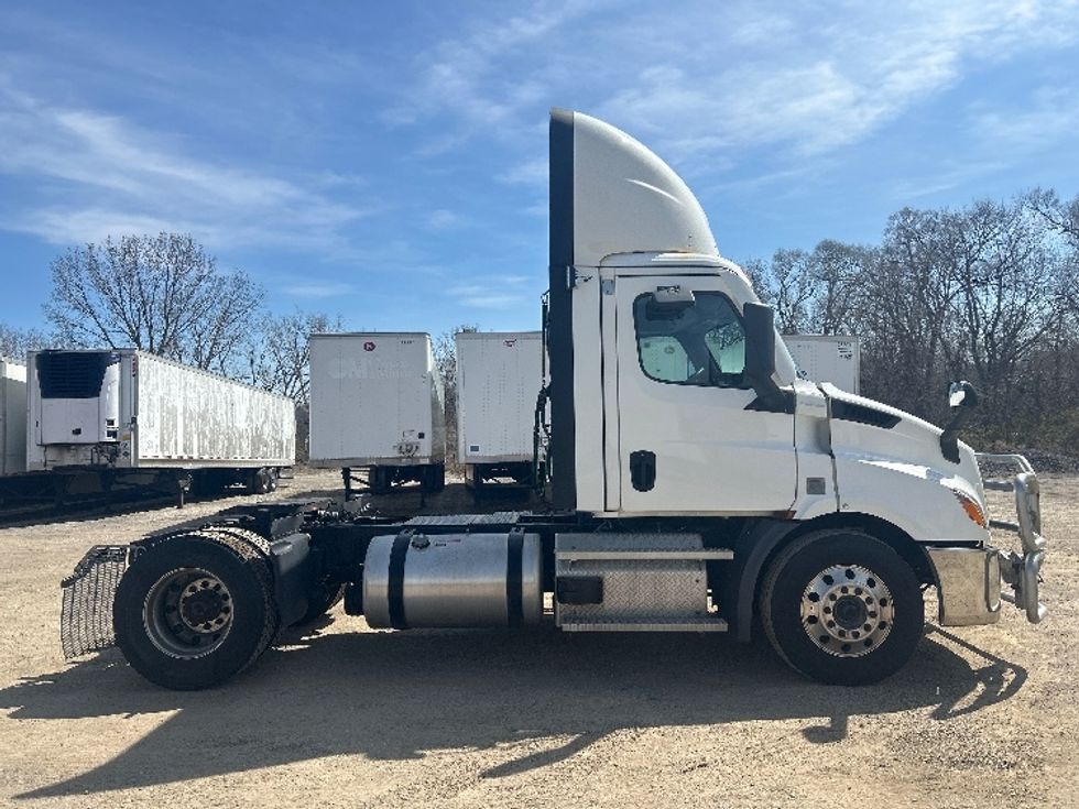 Day Cab Tractor-Heavy Duty Tractors-Freightliner-2021-T11642ST-La Porte-IN-342,109\n\t\tmiles-$ 47,250 - Image 8