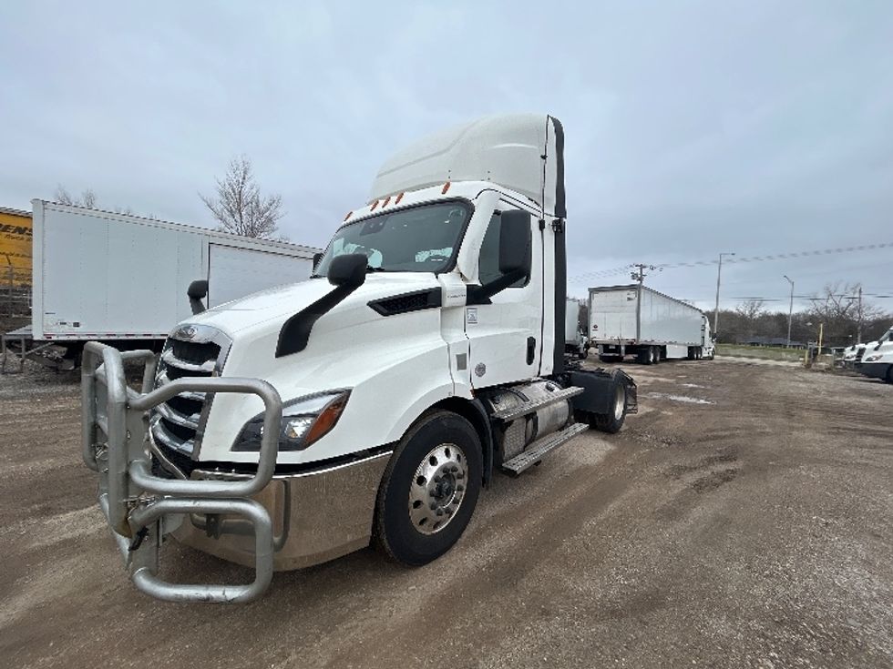 Day Cab Tractor-Heavy Duty Tractors-Freightliner-2021-T11642ST-La Porte-IN-734,667\n\t\tmiles-$ 28,750 - Image 3
