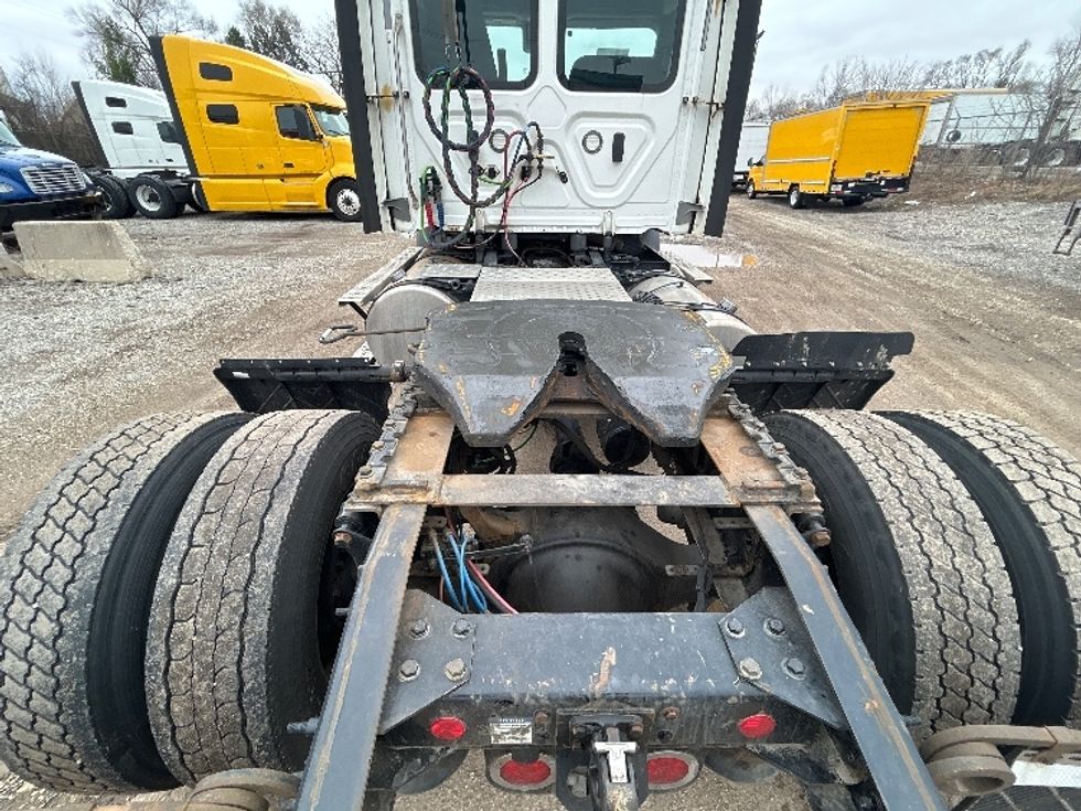 Day Cab Tractor-Heavy Duty Tractors-Freightliner-2021-T11642ST-La Porte-IN-734,667\n\t\tmiles-$ 28,750 - Image 6