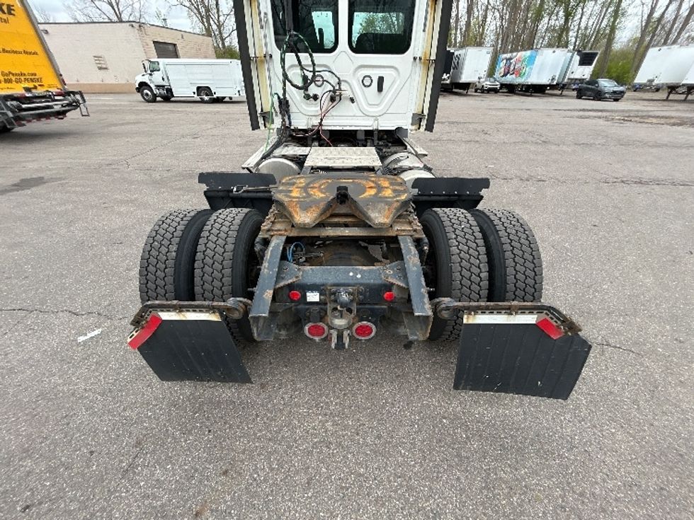 Day Cab Tractor-Heavy Duty Tractors-Freightliner-2021-T11642ST-Lansing-MI-671,846\n\t\tmiles-$ 29,250 - Image 6