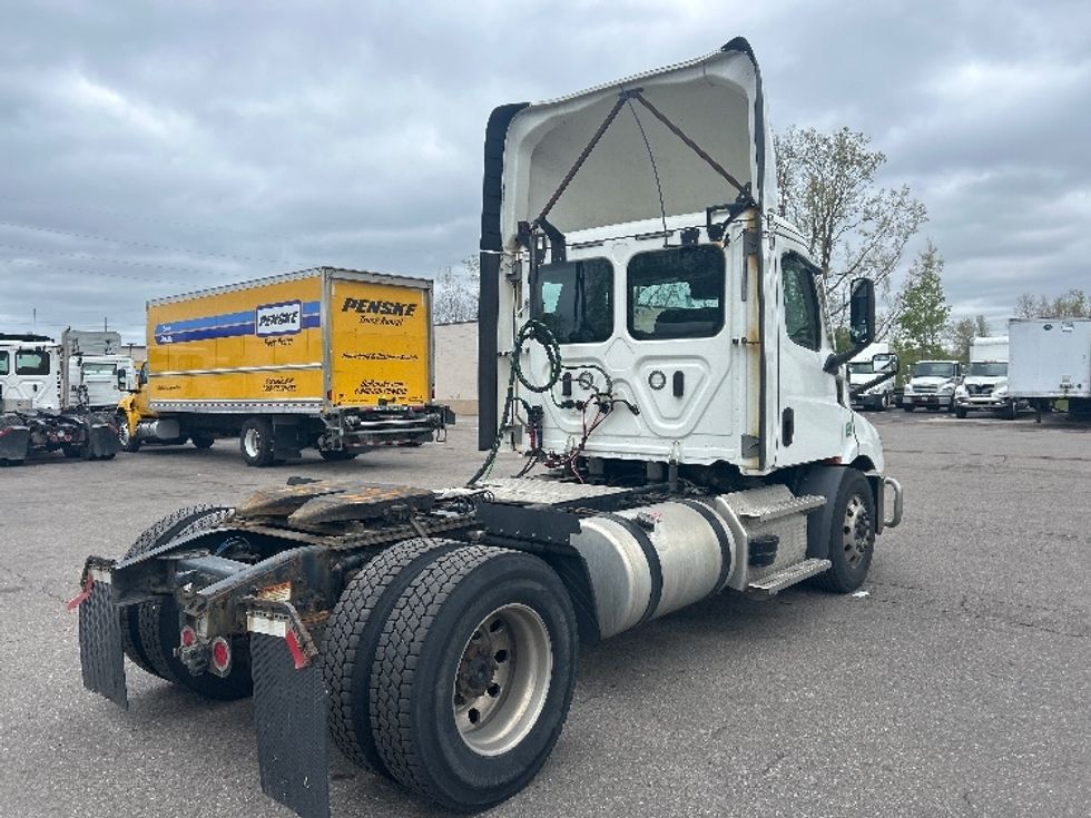 Day Cab Tractor-Heavy Duty Tractors-Freightliner-2021-T11642ST-Lansing-MI-671,846\n\t\tmiles-$ 29,250 - Image 7