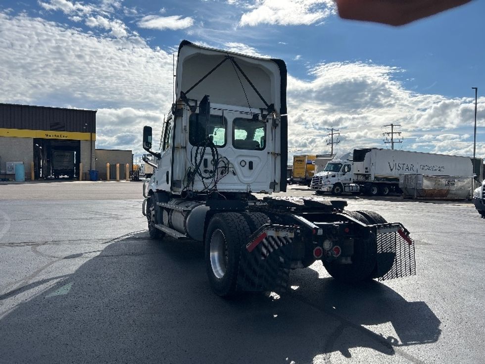 Day Cab Tractor-Heavy Duty Tractors-Freightliner-2021-T11642ST-Milwaukee-WI-124,340\n\t\tmiles-$ 61,000 - Image 5