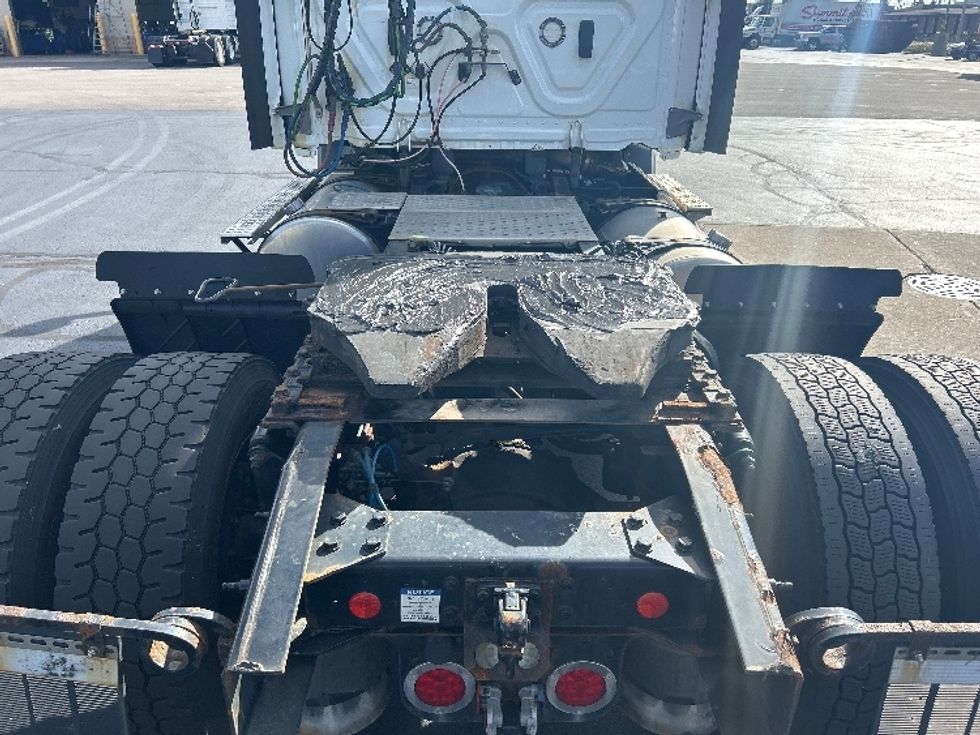 Day Cab Tractor-Heavy Duty Tractors-Freightliner-2021-T11642ST-Milwaukee-WI-124,340\n\t\tmiles-$ 61,000 - Image 6