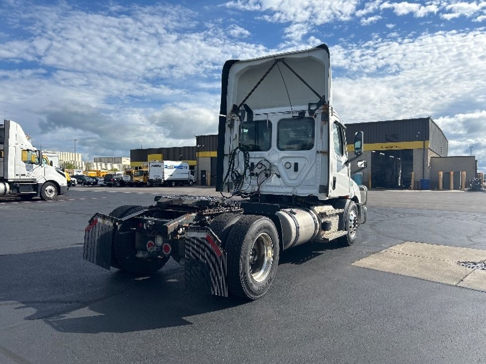 Day Cab Tractor-Heavy Duty Tractors-Freightliner-2021-T11642ST-Milwaukee-WI-124,340\n\t\tmiles-$ 61,000 - Image 7