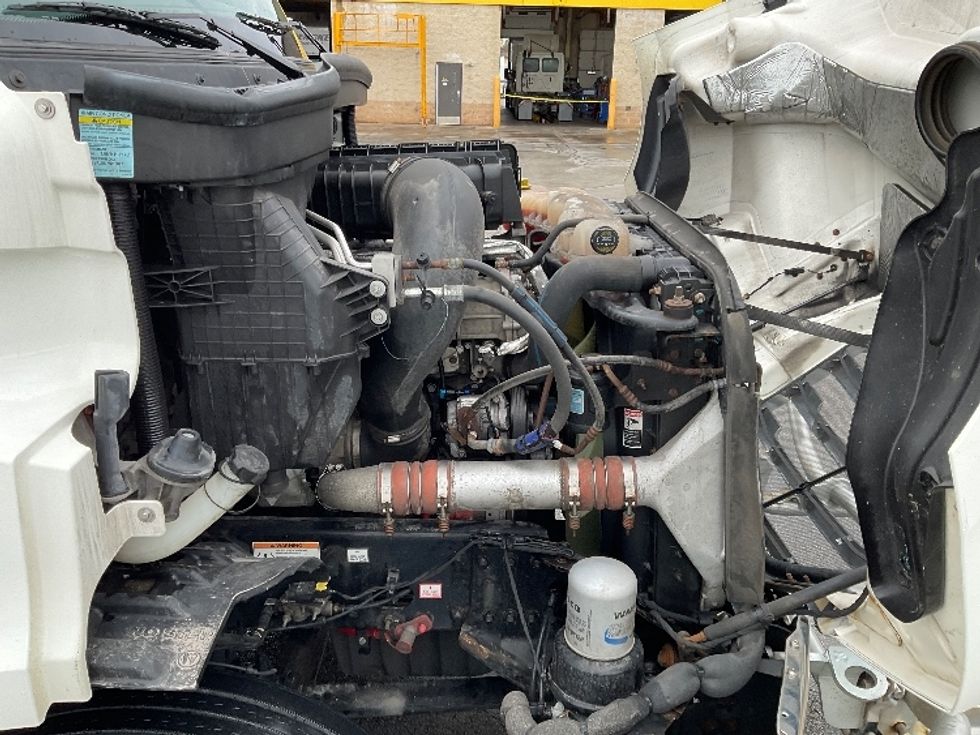 Day Cab Tractor-Heavy Duty Tractors-Freightliner-2021-T11642ST-Milwaukee-WI-367,891\n\t\tmiles-$ 46,250 - Image 15