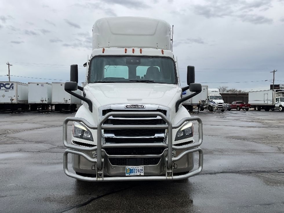 Day Cab Tractor-Heavy Duty Tractors-Freightliner-2021-T11642ST-Milwaukee-WI-367,891\n\t\tmiles-$ 46,250 - Image 2