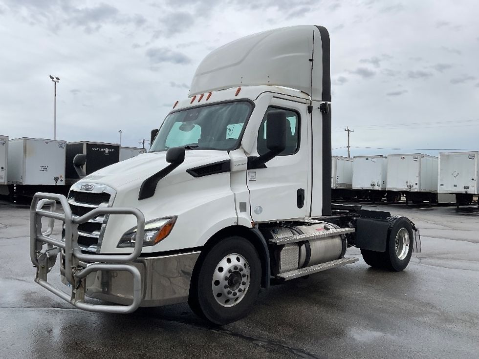 Day Cab Tractor-Heavy Duty Tractors-Freightliner-2021-T11642ST-Milwaukee-WI-367,891\n\t\tmiles-$ 46,250 - Image 3