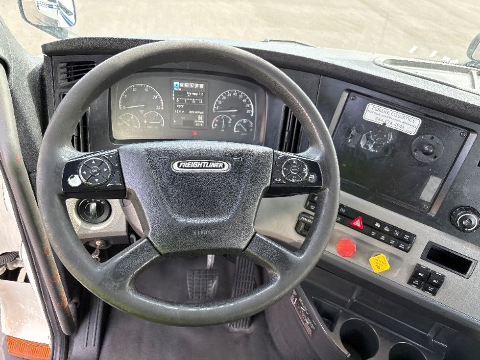 Day Cab Tractor-Heavy Duty Tractors-Freightliner-2021-T11642ST-Ocala-FL-492,410\n\t\tmiles-$ 42,250 - Image 11