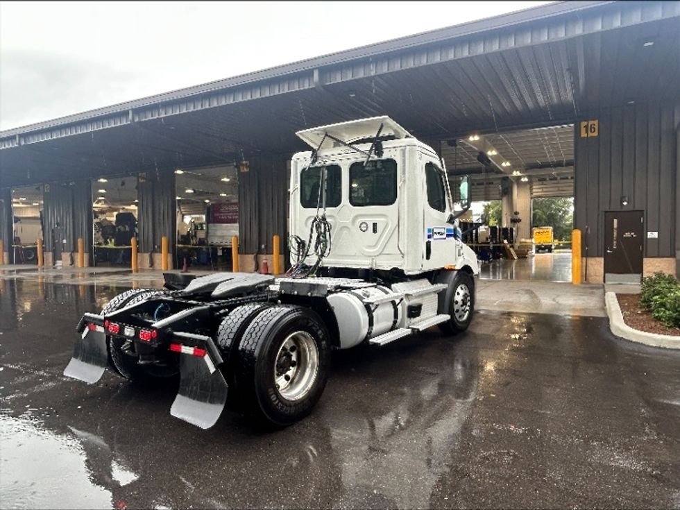 Day Cab Tractor-Heavy Duty Tractors-Freightliner-2021-T11642ST-Ocala-FL-492,410\n\t\tmiles-$ 42,250 - Image 7