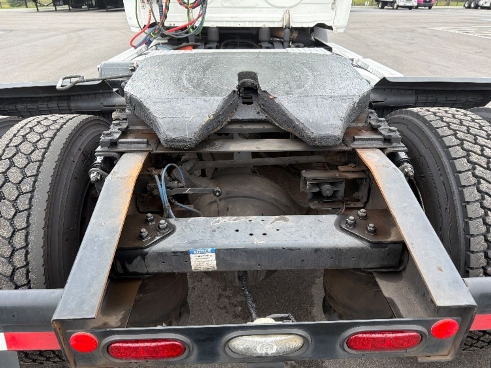 Day Cab Tractor-Heavy Duty Tractors-Freightliner-2021-T11642ST-Ocala-FL-526,400\n\t\tmiles-$ 39,000 - Image 6