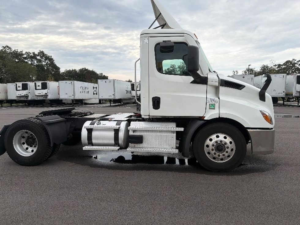Day Cab Tractor-Heavy Duty Tractors-Freightliner-2021-T11642ST-Ocala-FL-526,400\n\t\tmiles-$ 39,000 - Image 8