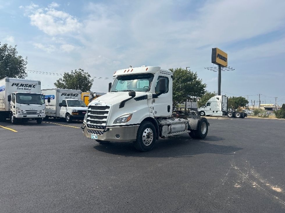 Day Cab Tractor-Heavy Duty Tractors-Freightliner-2021-T11642ST-Oklahoma City-OK-5,104\n\t\tmiles-$ 69,250 - Image 3