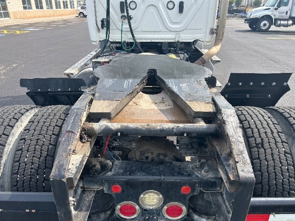 Day Cab Tractor-Heavy Duty Tractors-Freightliner-2021-T11642ST-Oklahoma City-OK-5,104\n\t\tmiles-$ 69,250 - Image 6
