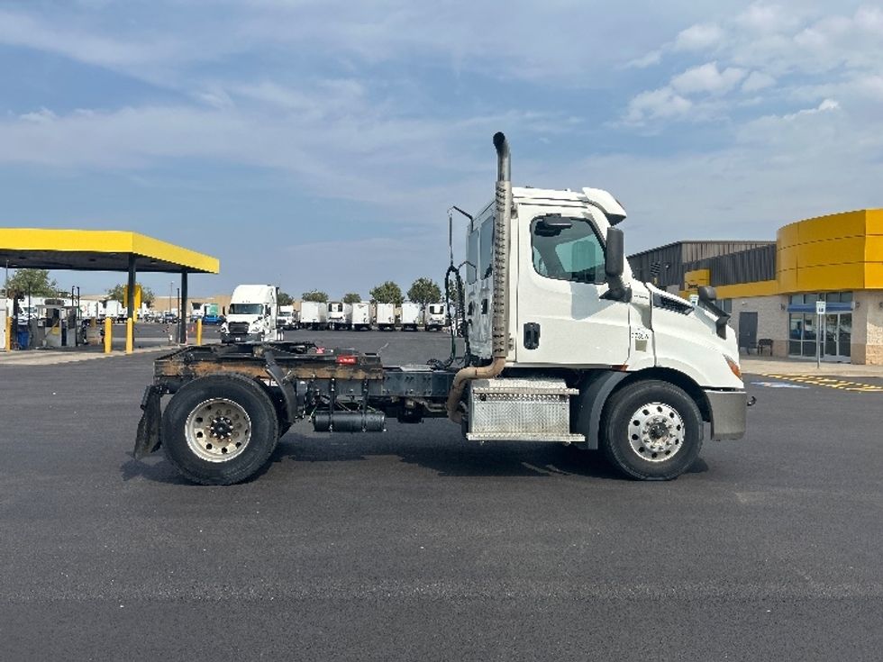 Day Cab Tractor-Heavy Duty Tractors-Freightliner-2021-T11642ST-Oklahoma City-OK-5,104\n\t\tmiles-$ 69,250 - Image 8