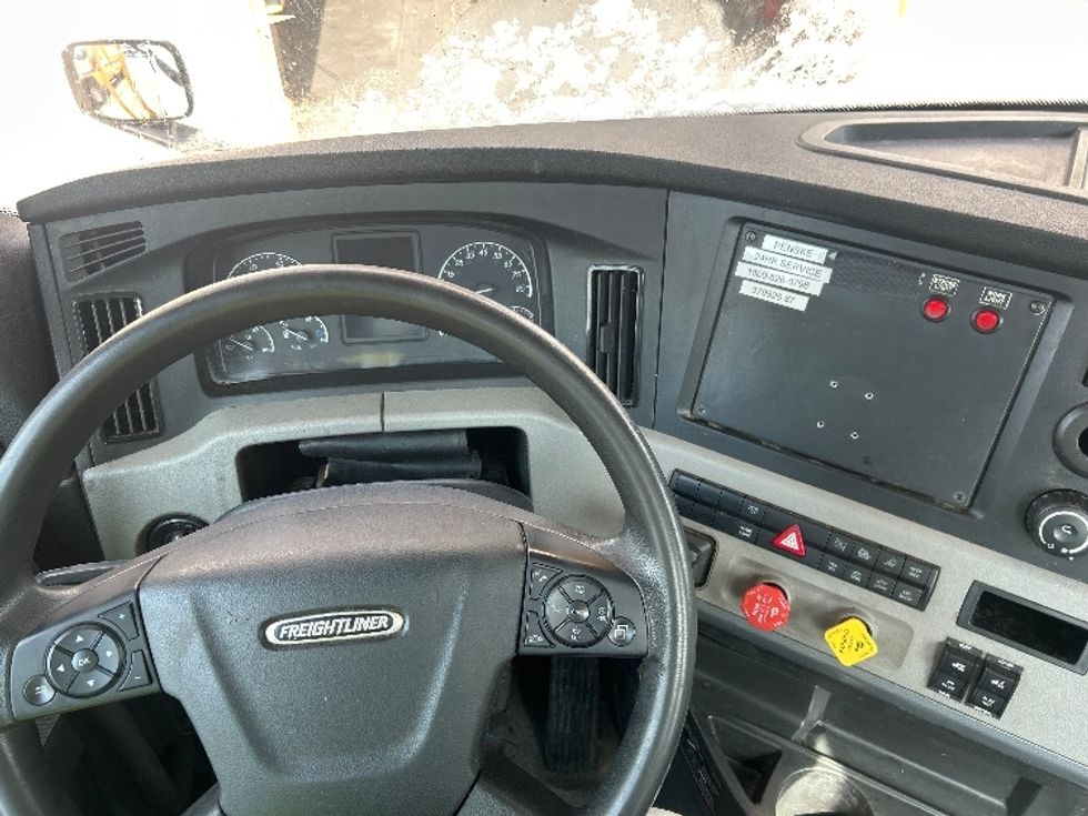 Day Cab Tractor-Heavy Duty Tractors-Freightliner-2021-T11642ST-Pennsauken-NJ-347,750\n\t\tmiles-$ 43,250 - Image 11