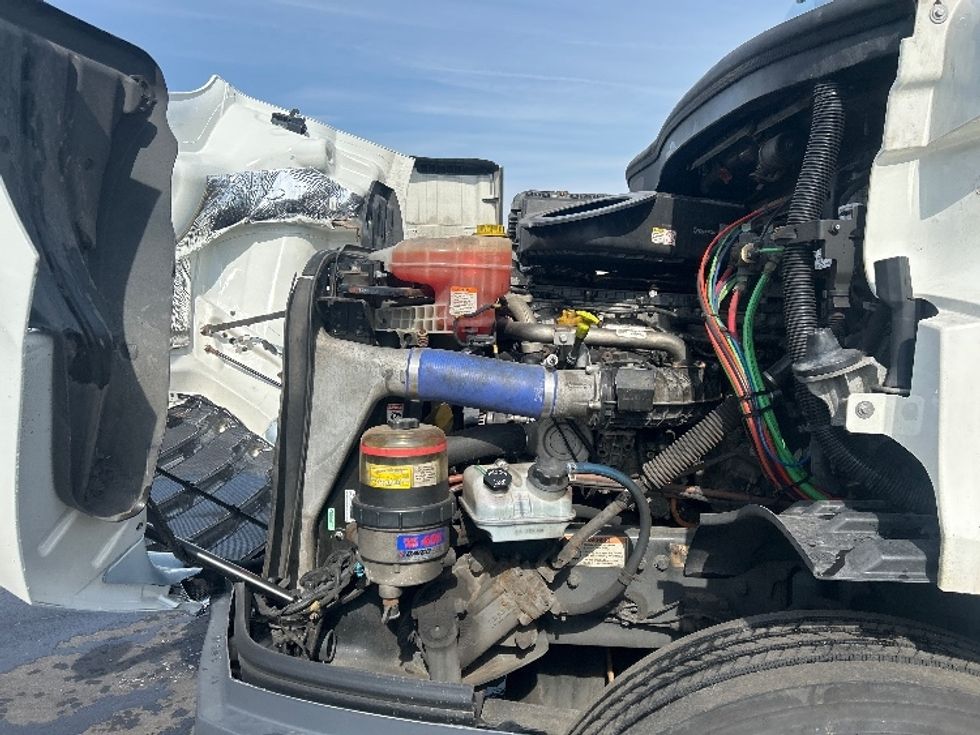 Day Cab Tractor-Heavy Duty Tractors-Freightliner-2021-T11642ST-Pennsauken-NJ-347,750\n\t\tmiles-$ 43,250 - Image 16