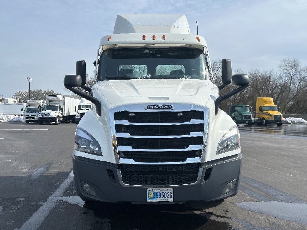 Day Cab Tractor-Heavy Duty Tractors-Freightliner-2021-T11642ST-Pennsauken-NJ-347,750\n\t\tmiles-$ 43,250 - Image 2