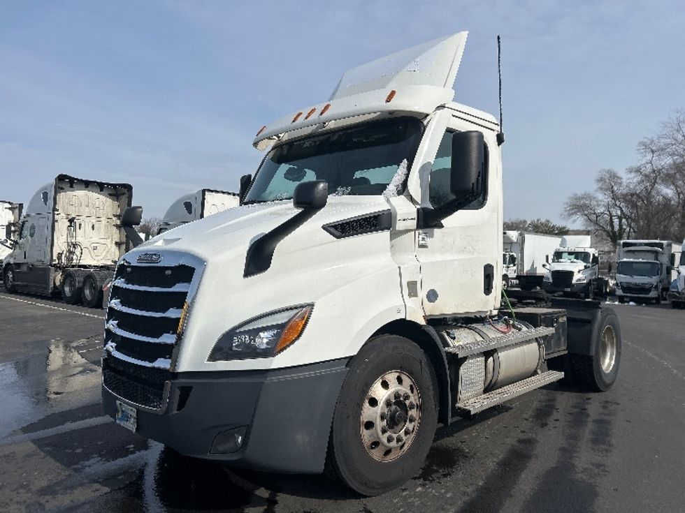 Day Cab Tractor-Heavy Duty Tractors-Freightliner-2021-T11642ST-Pennsauken-NJ-347,750\n\t\tmiles-$ 43,250 - Image 3