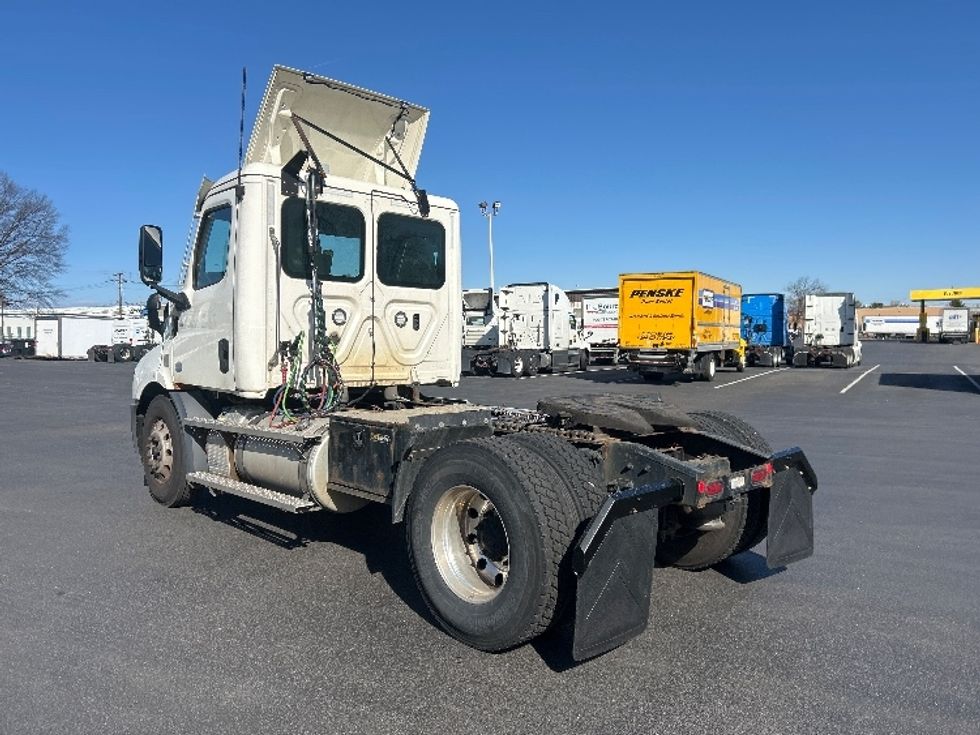 Day Cab Tractor-Heavy Duty Tractors-Freightliner-2021-T11642ST-Pennsauken-NJ-347,750\n\t\tmiles-$ 43,250 - Image 5