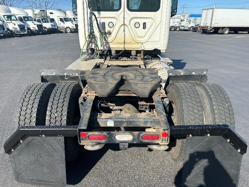 Day Cab Tractor-Heavy Duty Tractors-Freightliner-2021-T11642ST-Pennsauken-NJ-347,750\n\t\tmiles-$ 43,250 - Image 6