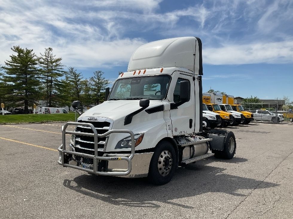 Day Cab Tractor-Heavy Duty Tractors-Freightliner-2021-T11642ST-Piqua-OH-340,180\n\t\tmiles-$ 47,500 - Image 3
