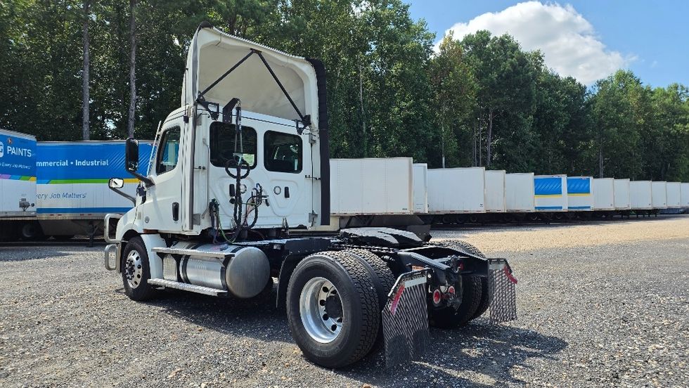 Day Cab Tractor-Heavy Duty Tractors-Freightliner-2021-T11642ST-Suwanee-GA-888,063\n\t\tmiles-$ 28,250 - Image 5