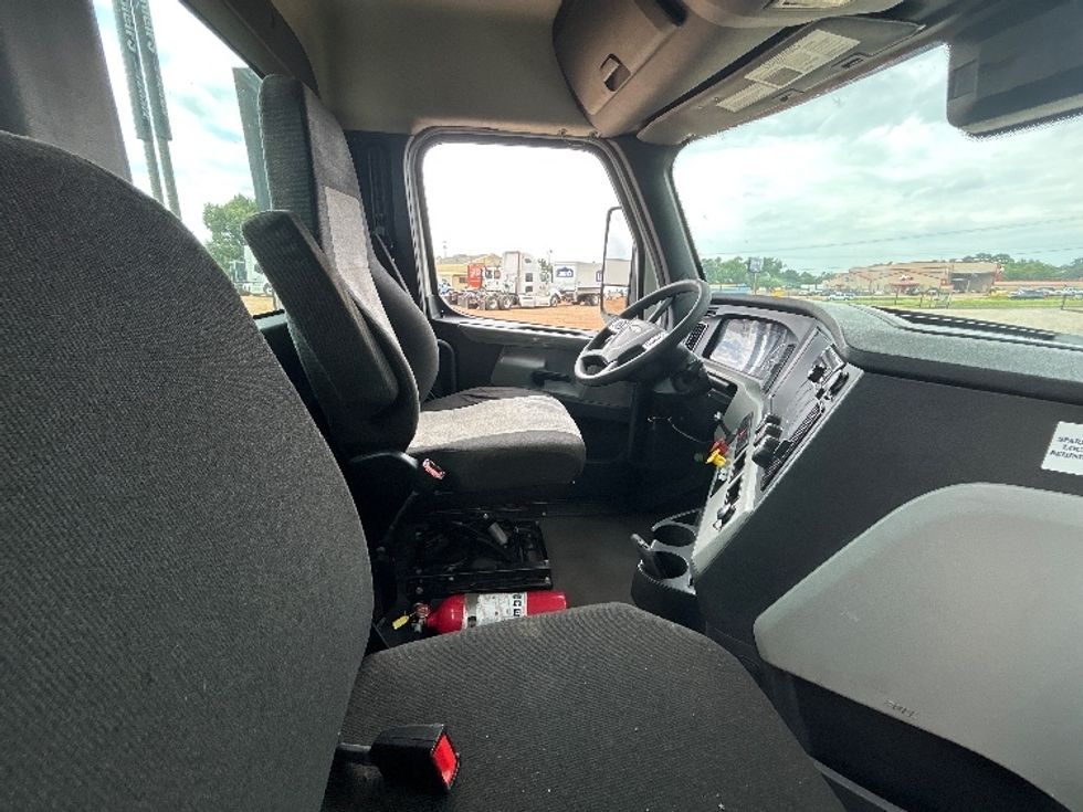 Day Cab Tractor-Heavy Duty Tractors-Freightliner-2021-T11642ST-Tyler-TX-397,393\n\t\tmiles-$ 48,250 - Image 14