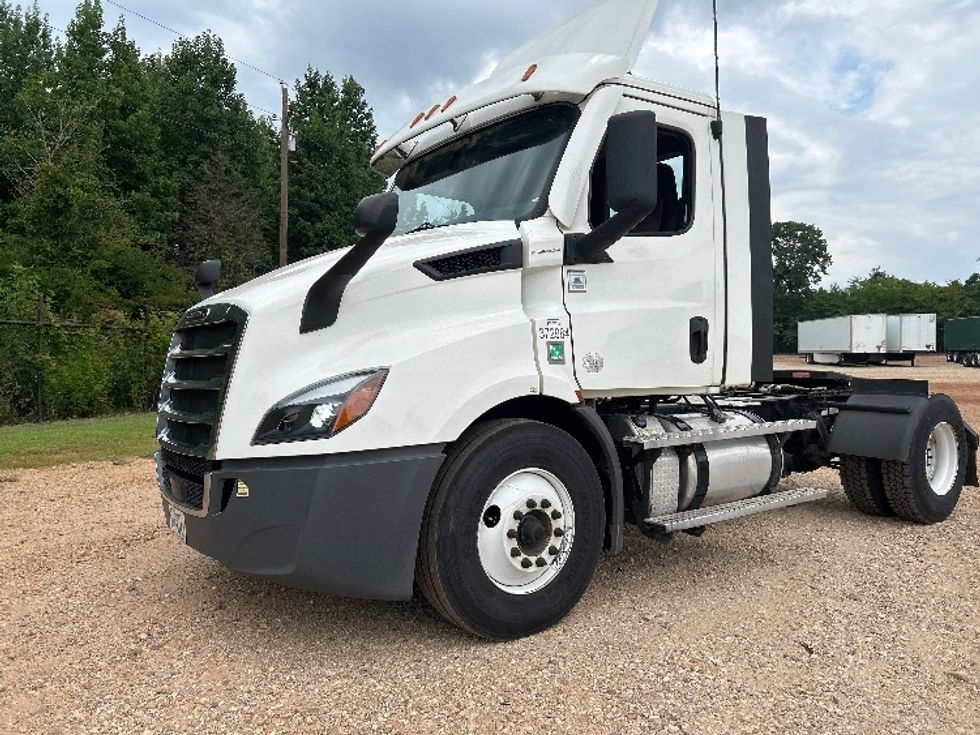 Day Cab Tractor-Heavy Duty Tractors-Freightliner-2021-T11642ST-Tyler-TX-397,393\n\t\tmiles-$ 48,250 - Image 3